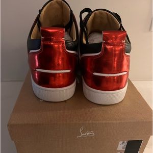 Christian Louboutin Vida Viva Leather Sneaker
Size41